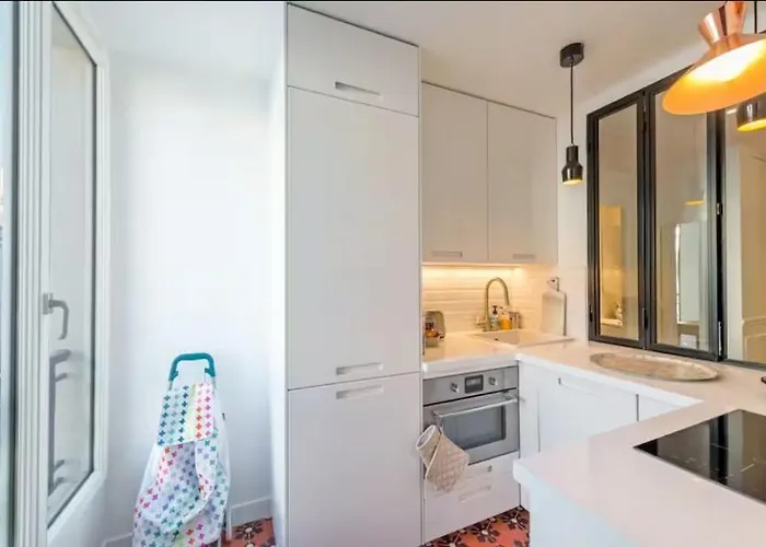 Charming, Bright 2-bedroom Flat Near Lafayette * Париж