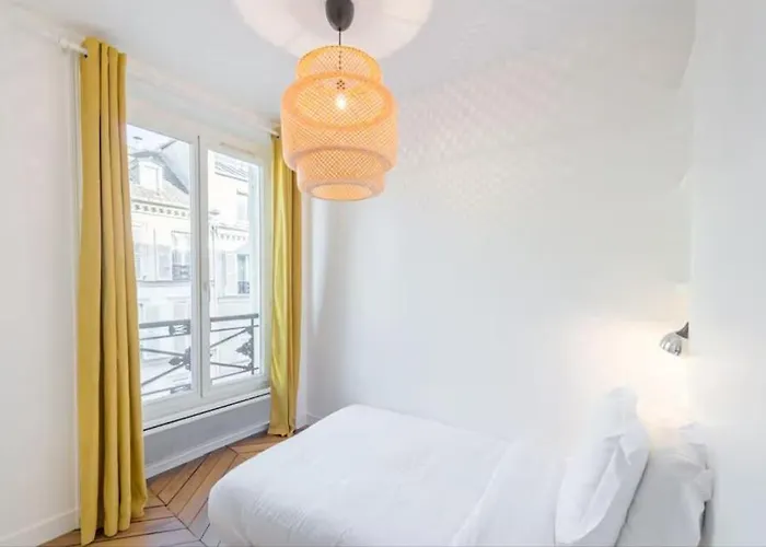 Lejlighed Charming, Bright 2-bedroom Flat Near Lafayette Paris